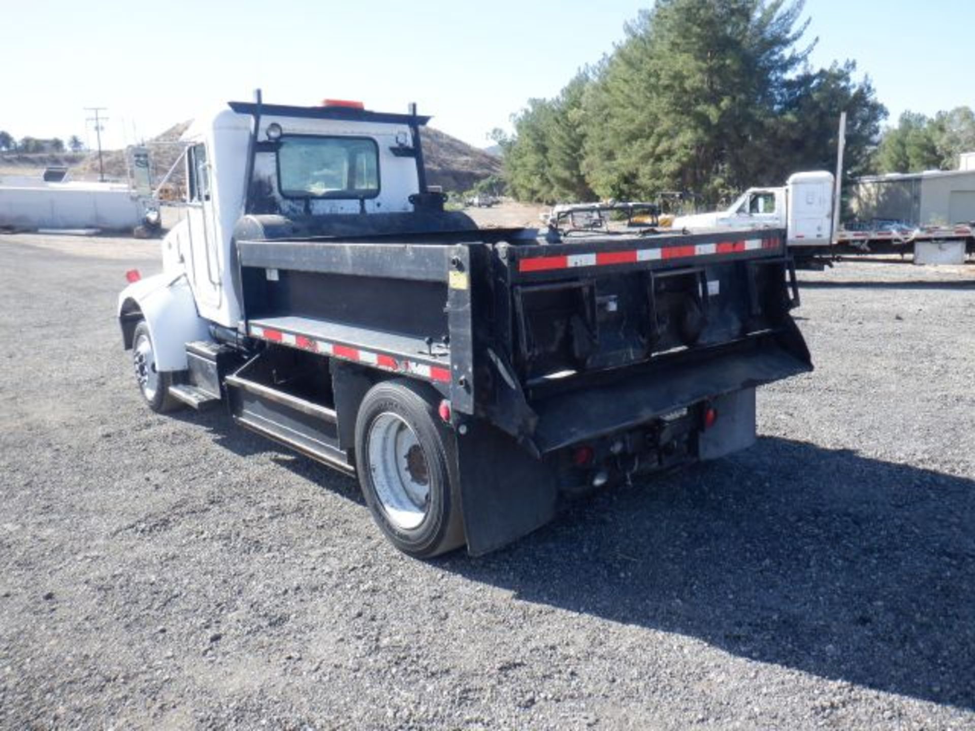 Peterbilt 330 Asphalt Patch/Dump Truck, - Image 4 of 22