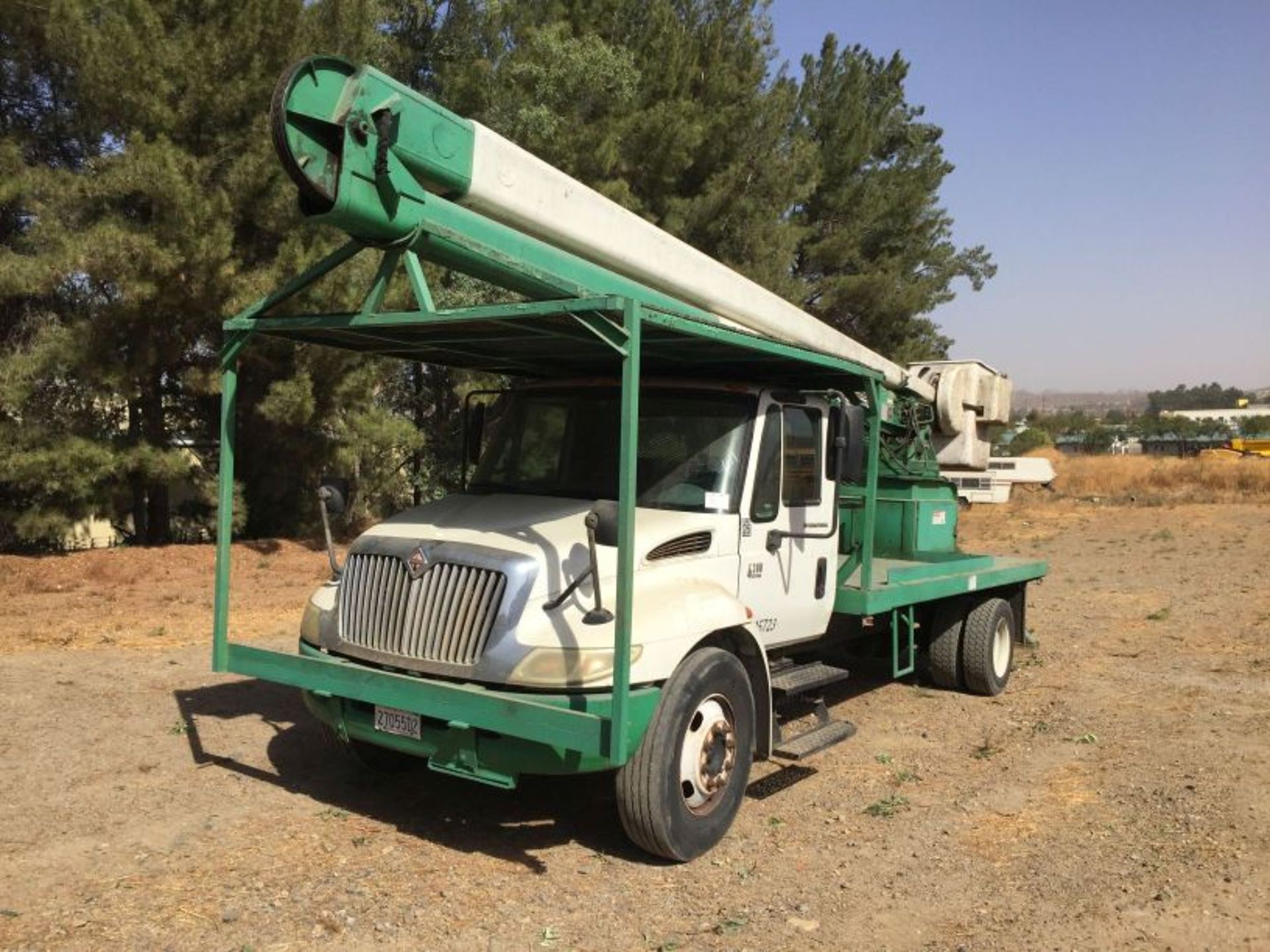 International 4300 Bucket Truck, - Image 2 of 35