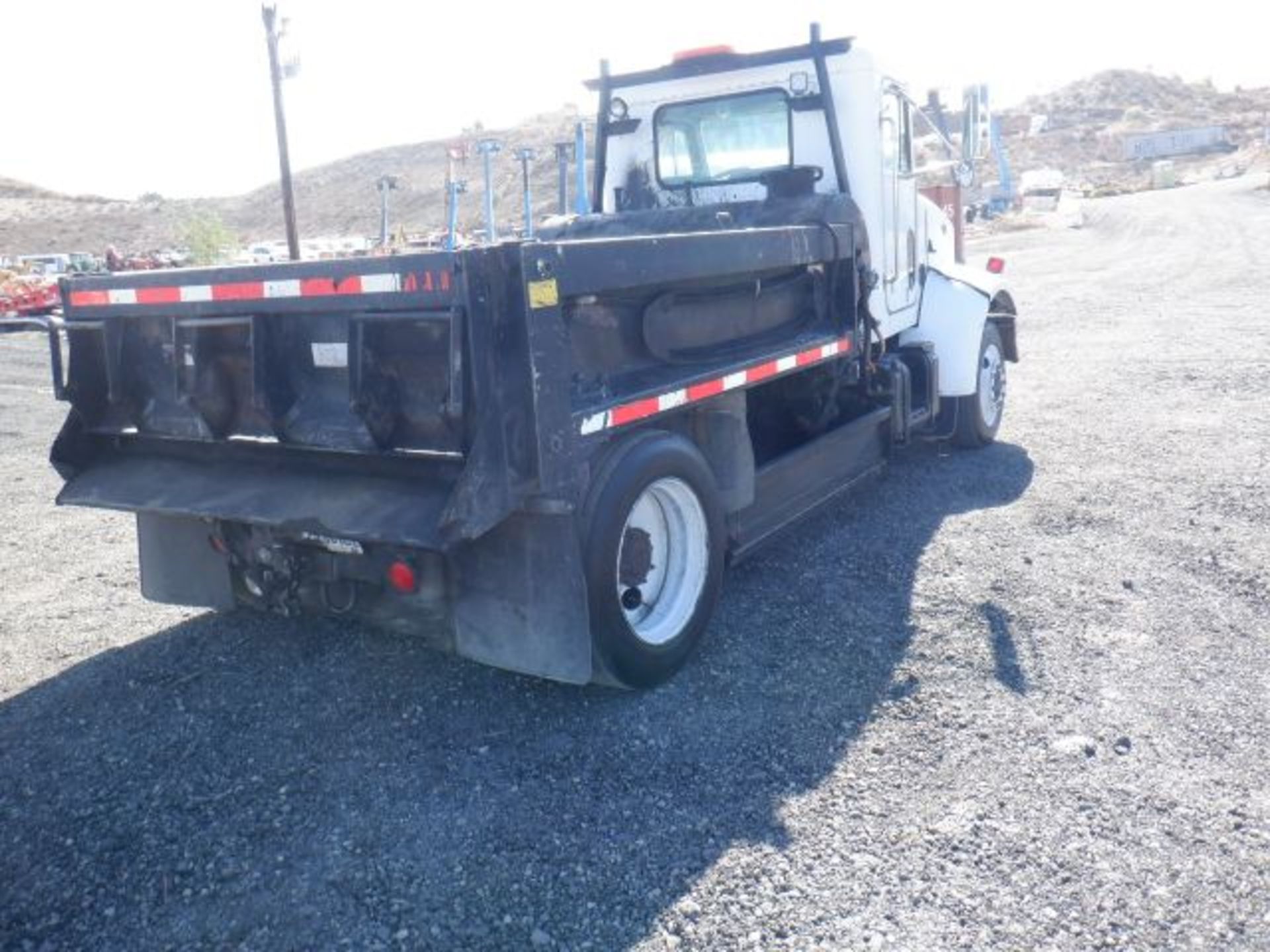 Peterbilt 330 Asphalt Patch/Dump Truck, - Image 3 of 22