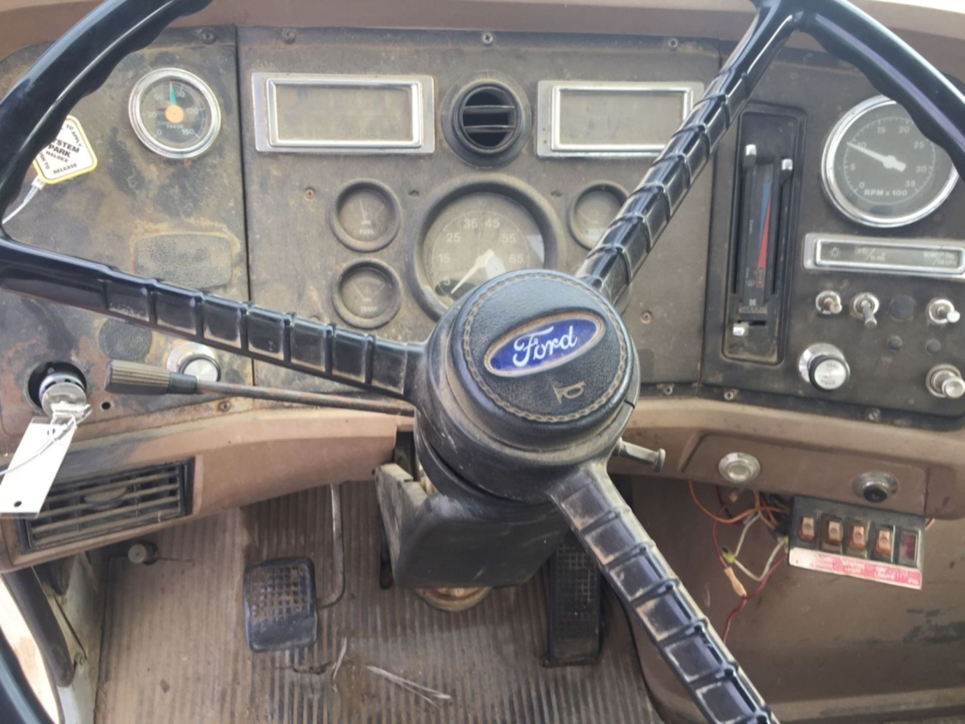 Ford L8000 Mechanics Truck, - Image 19 of 72