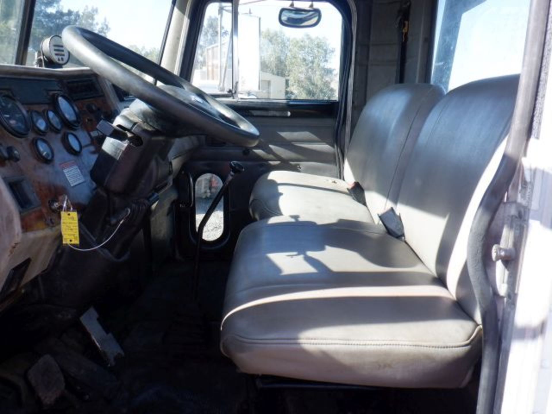 Peterbilt 330 Asphalt Patch/Dump Truck, - Image 14 of 22