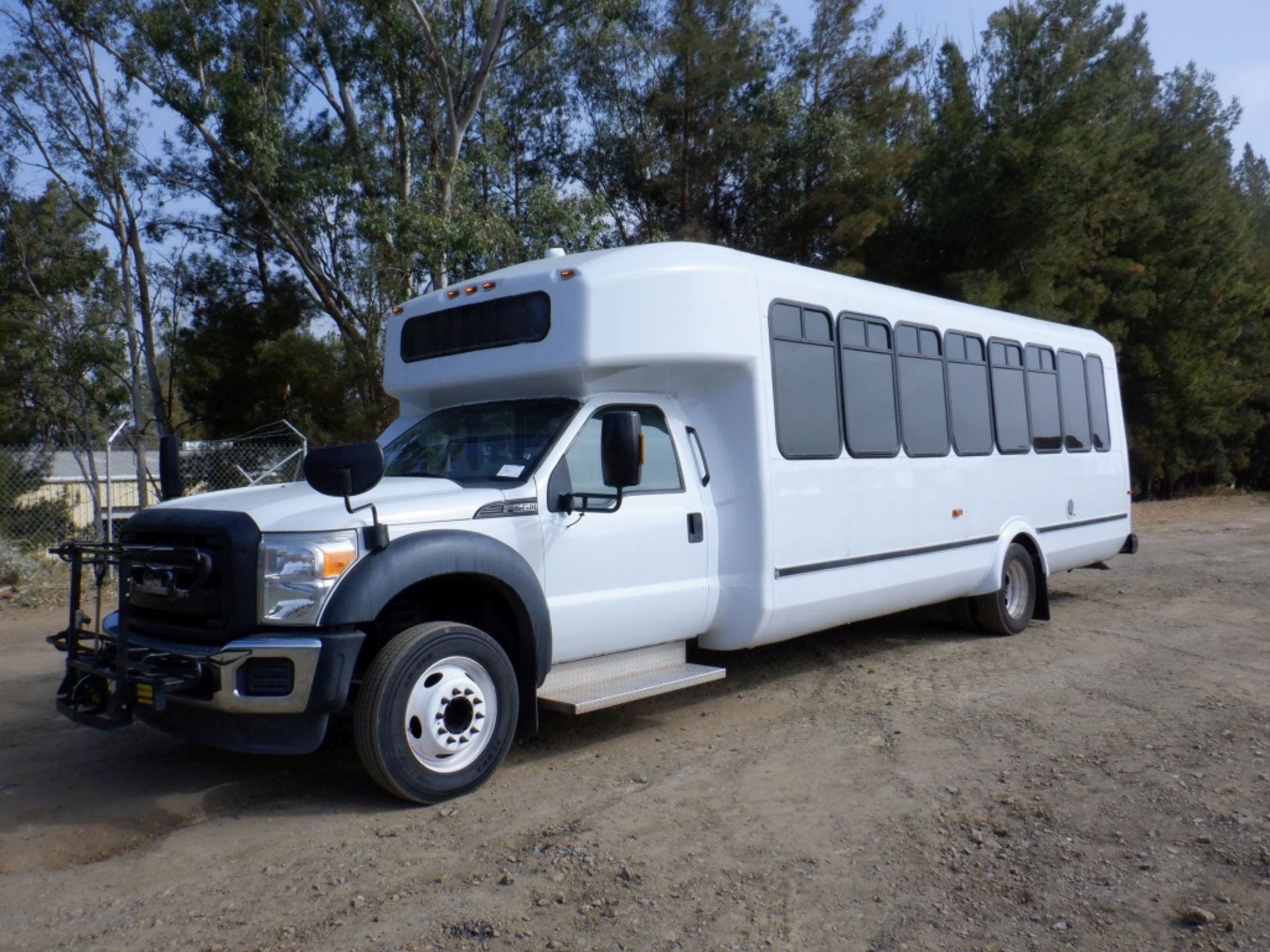 2016 Ford F550XL 29-Passenger Bus,