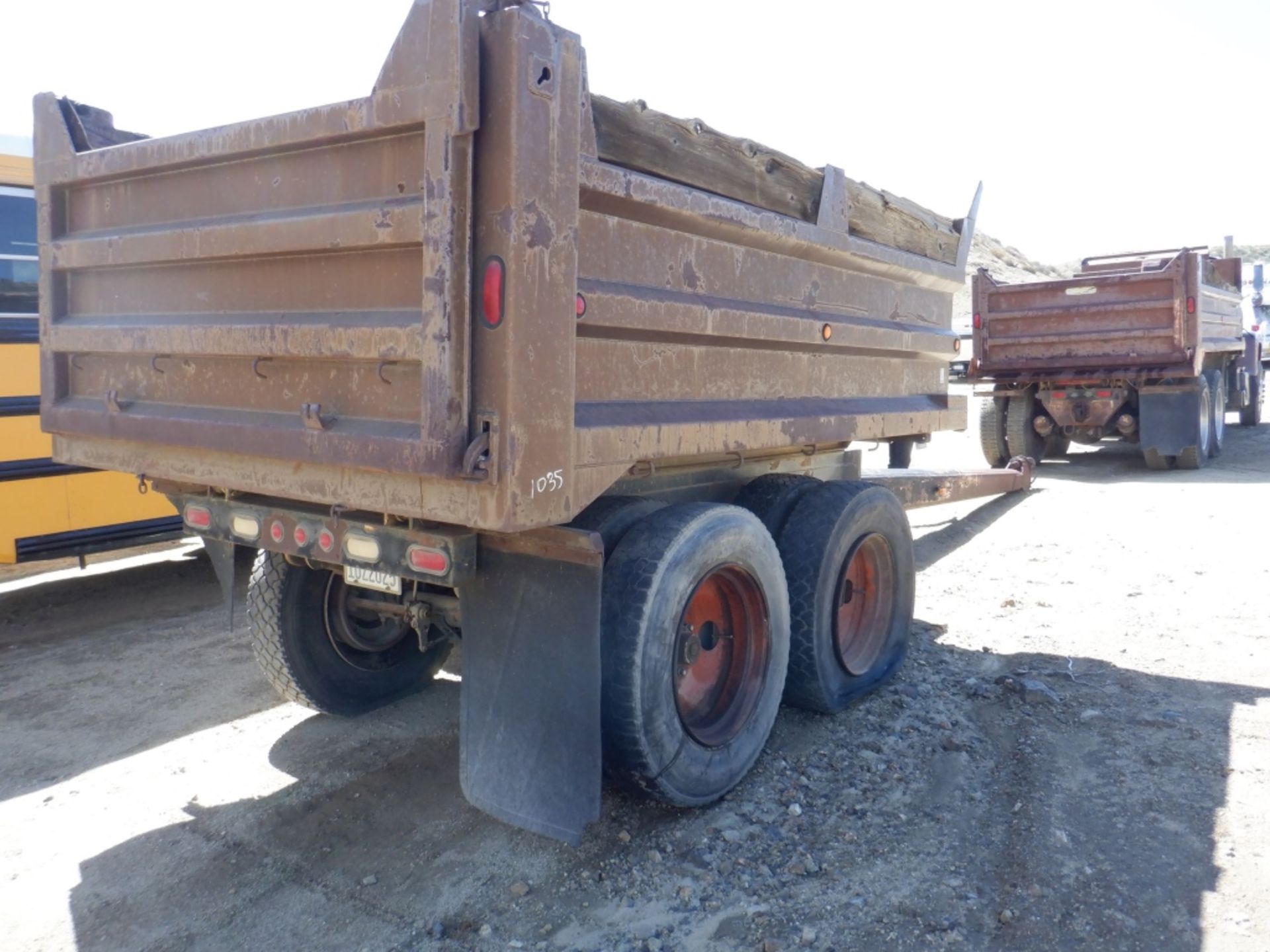 Ford L9000 Dump Truck, - Image 18 of 19
