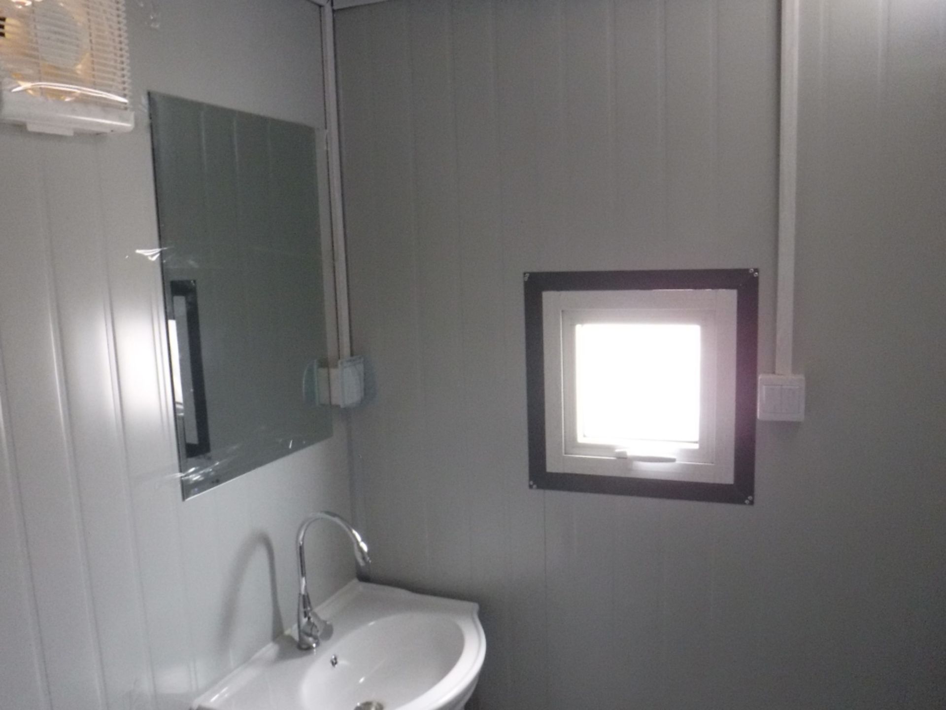 Unused 2021 Suihe Portable Shower, Sink - Image 7 of 8