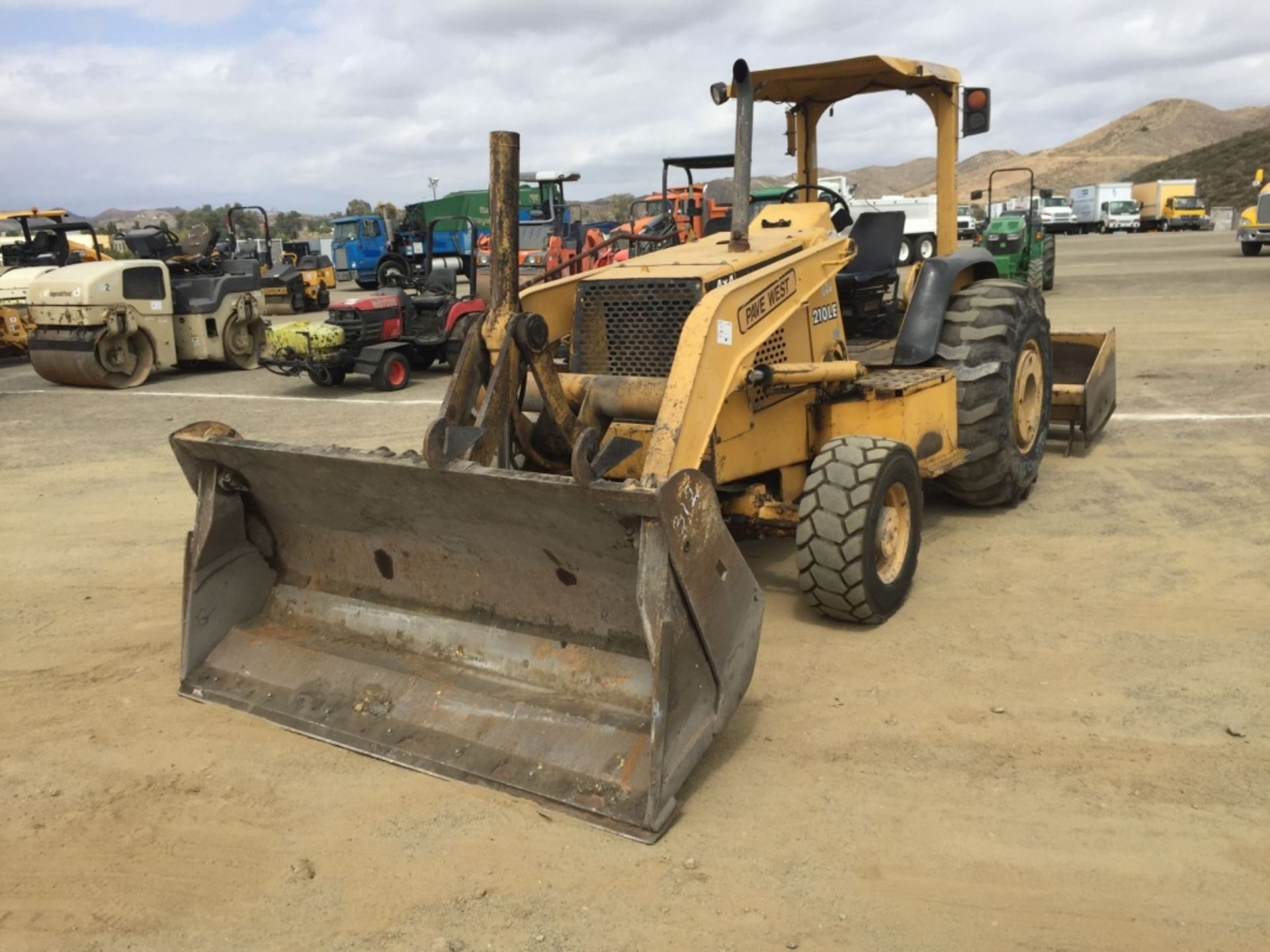 2003 John Deere 210LE Skip Loader, - Image 2 of 19