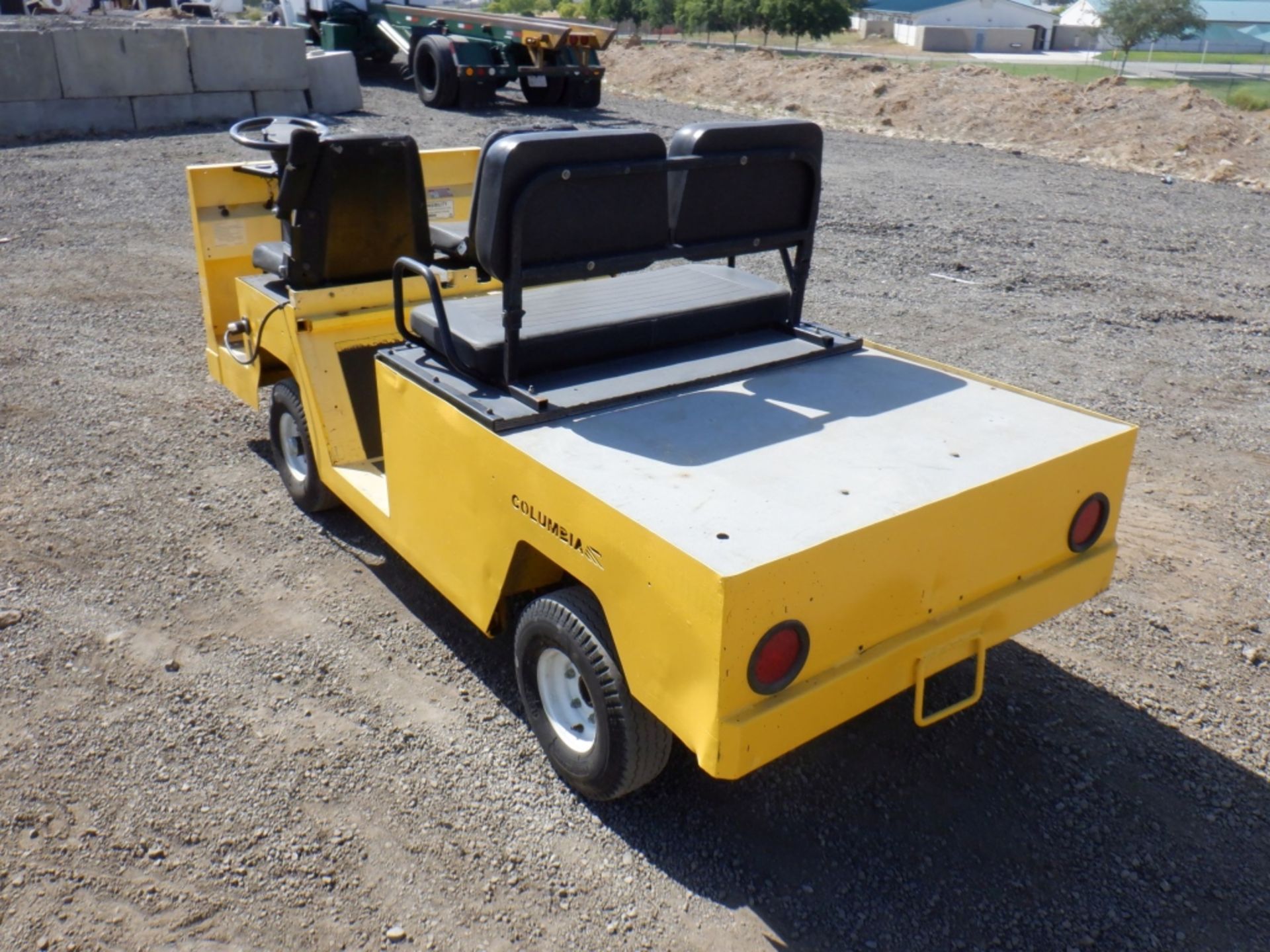 Columbia BC2-L-36 4-Passenger Utility Cart, - Image 4 of 10