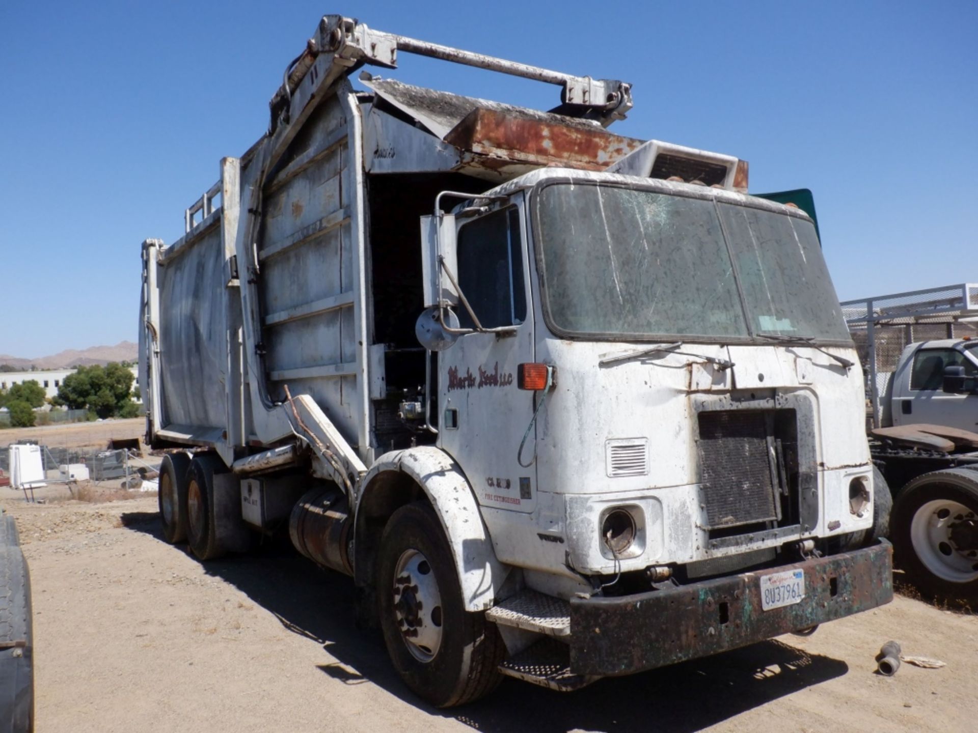 Volvo VED7 Refuse Truck, - Image 2 of 13