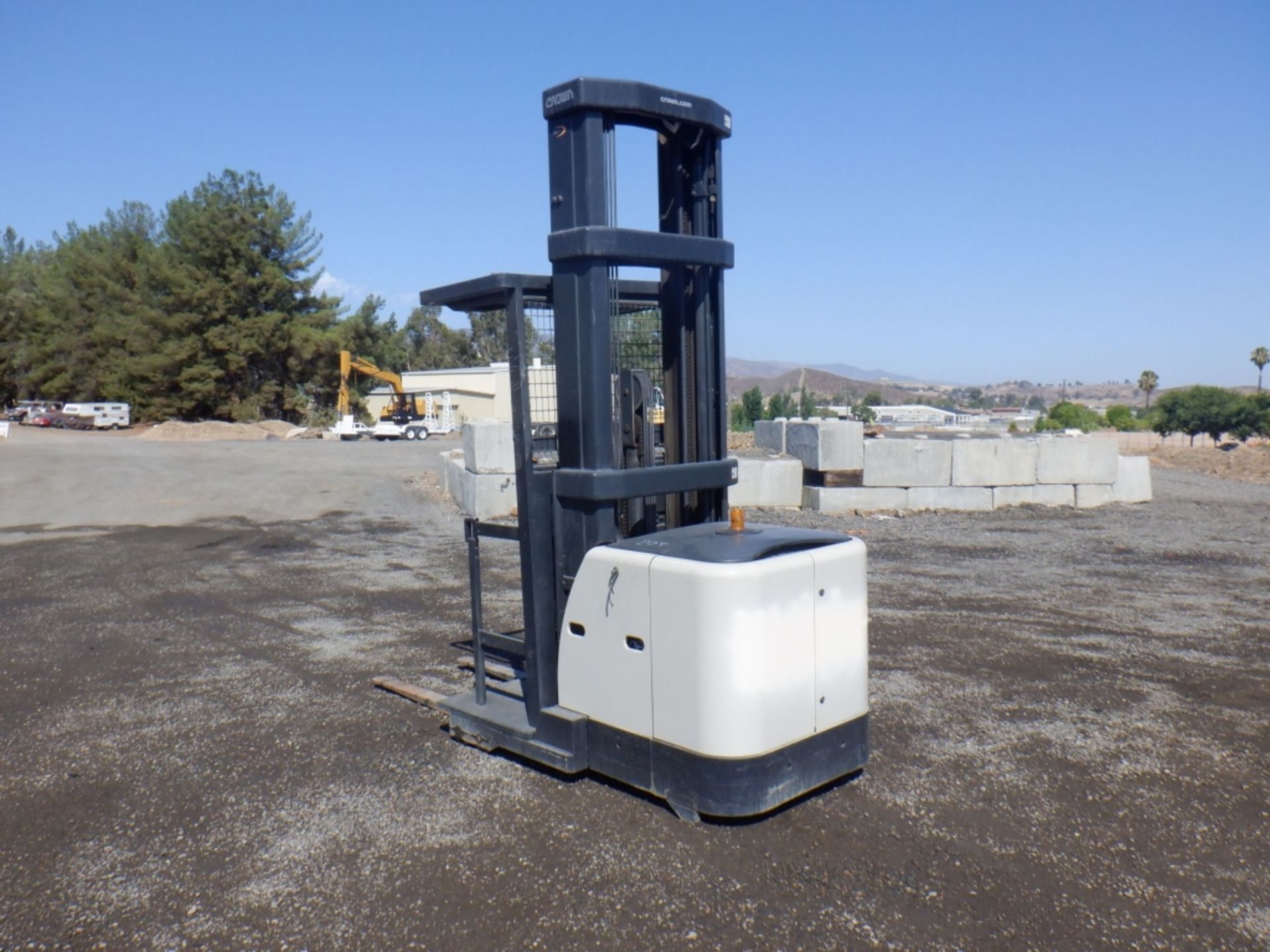 Crown SP3400 Industrial Forklift, - Image 4 of 11