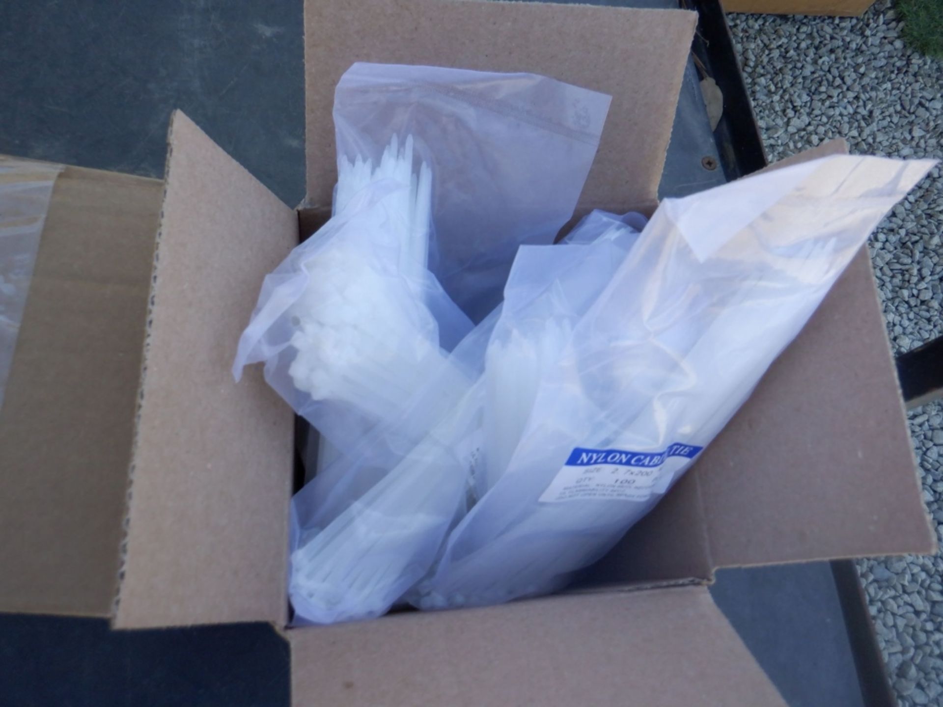 (2) Boxes of 2.7 x 200M Nylon Cable Ties. - Image 2 of 5