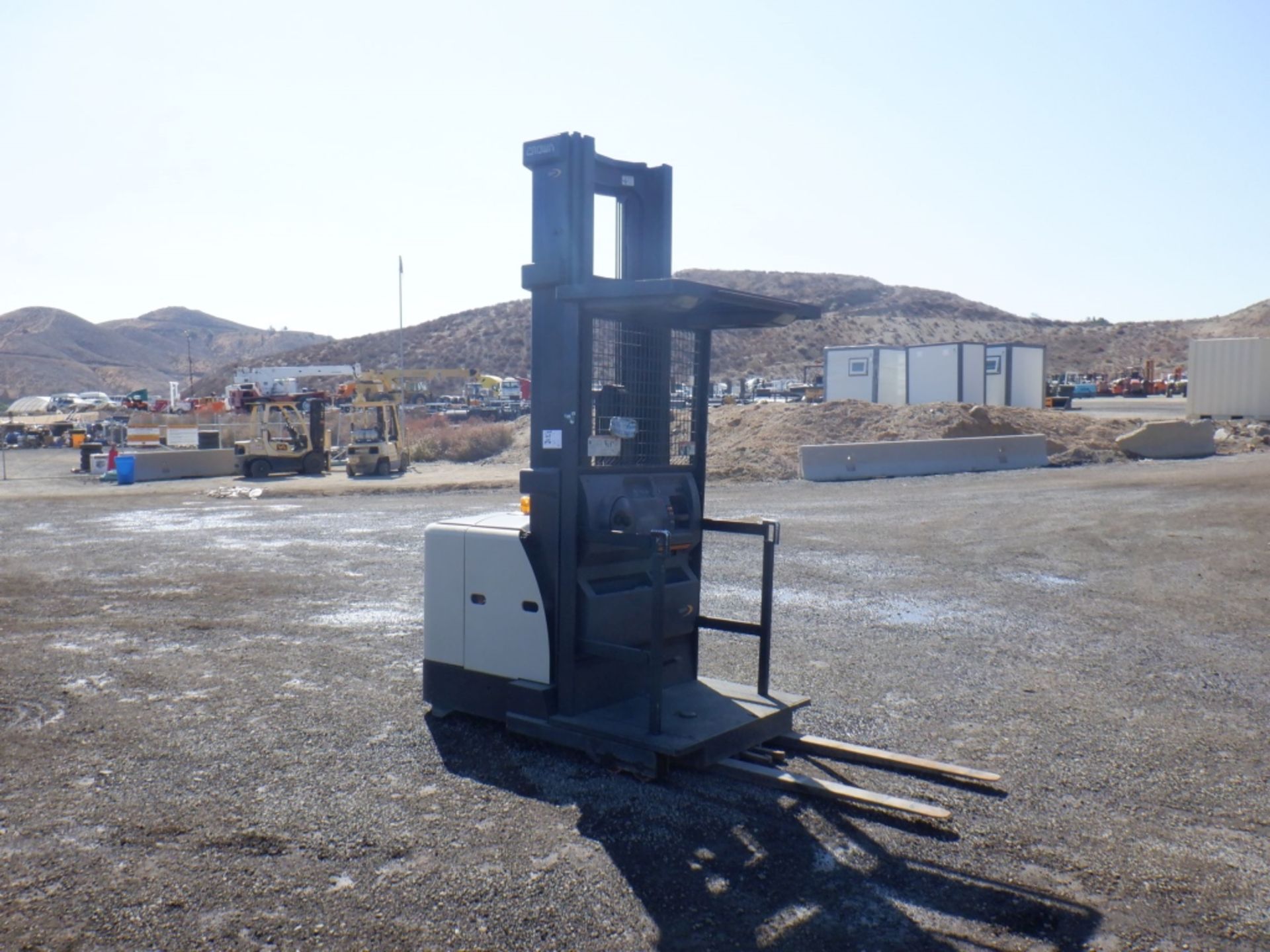 Crown SP3400 Industrial Forklift, - Image 2 of 11