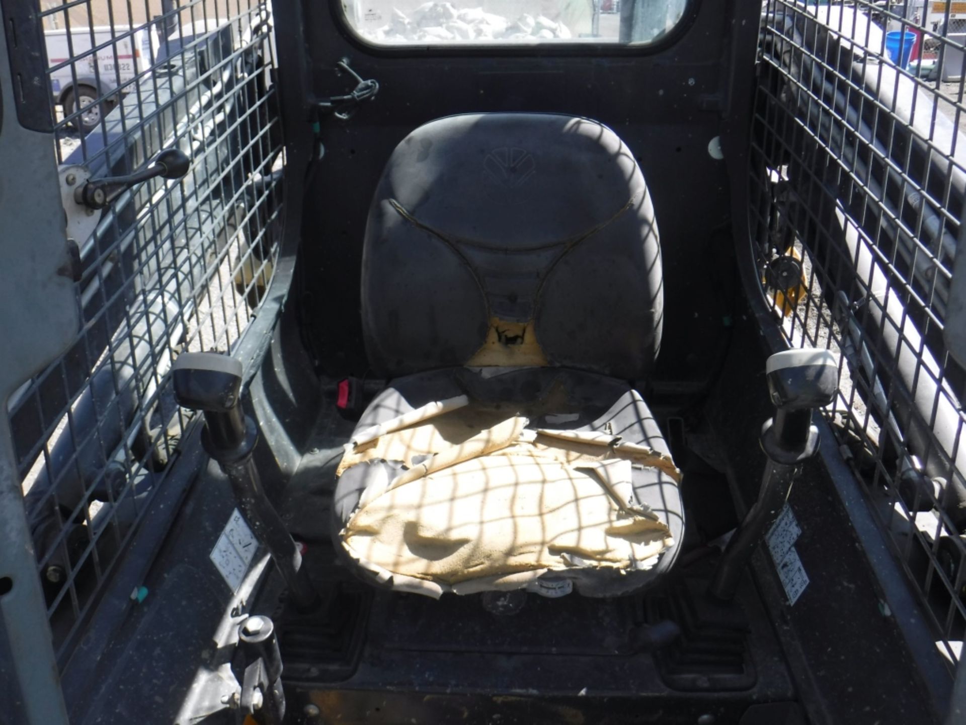 New Holland L220 Skid Steer Loader, - Image 6 of 18