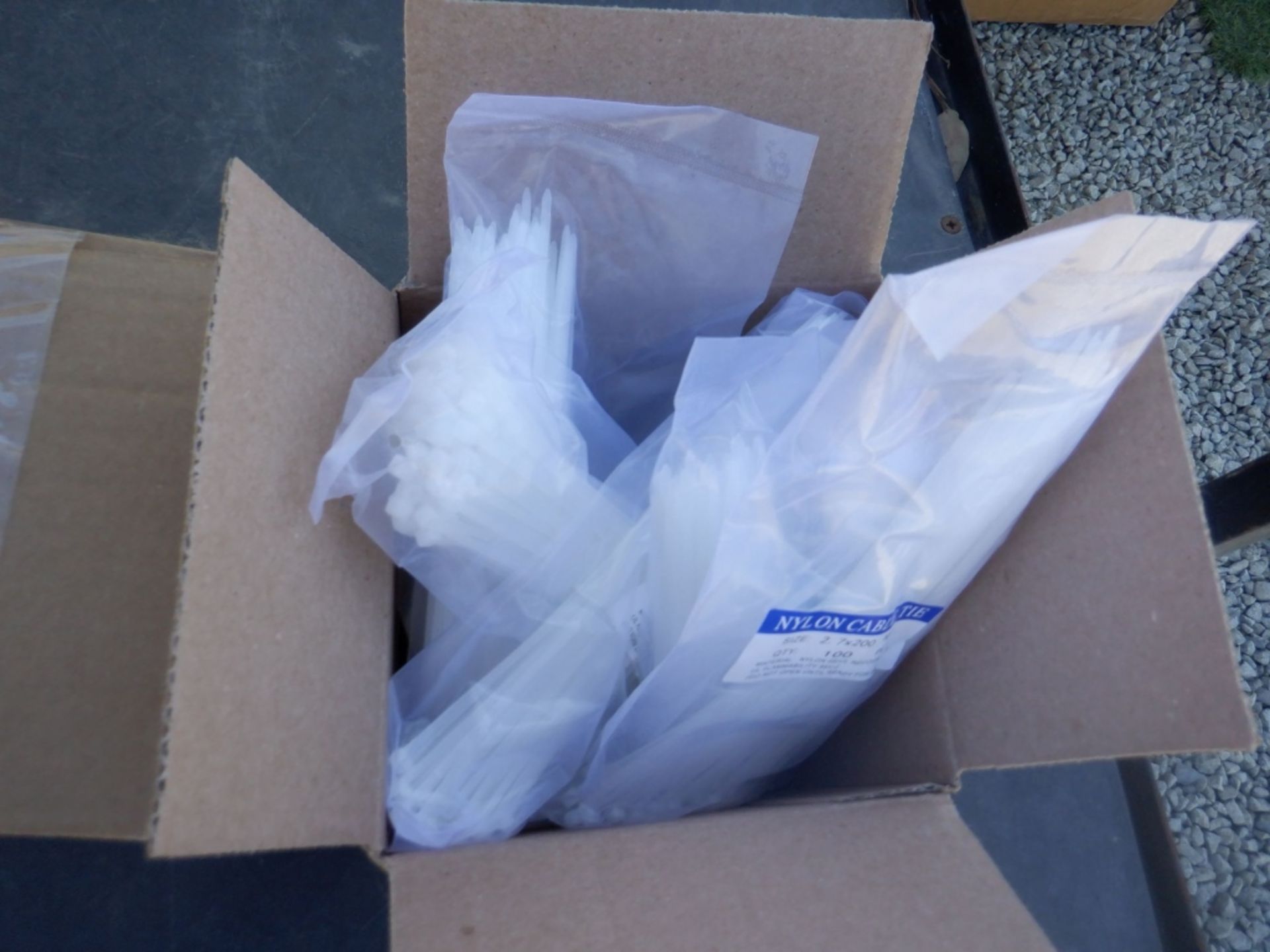 (2) Boxes of 2.7 x 200M Nylon Cable Ties. - Image 3 of 5