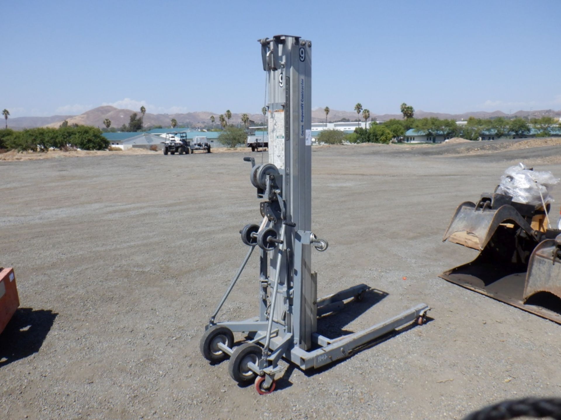 Genie SLC-18 Material Lift,