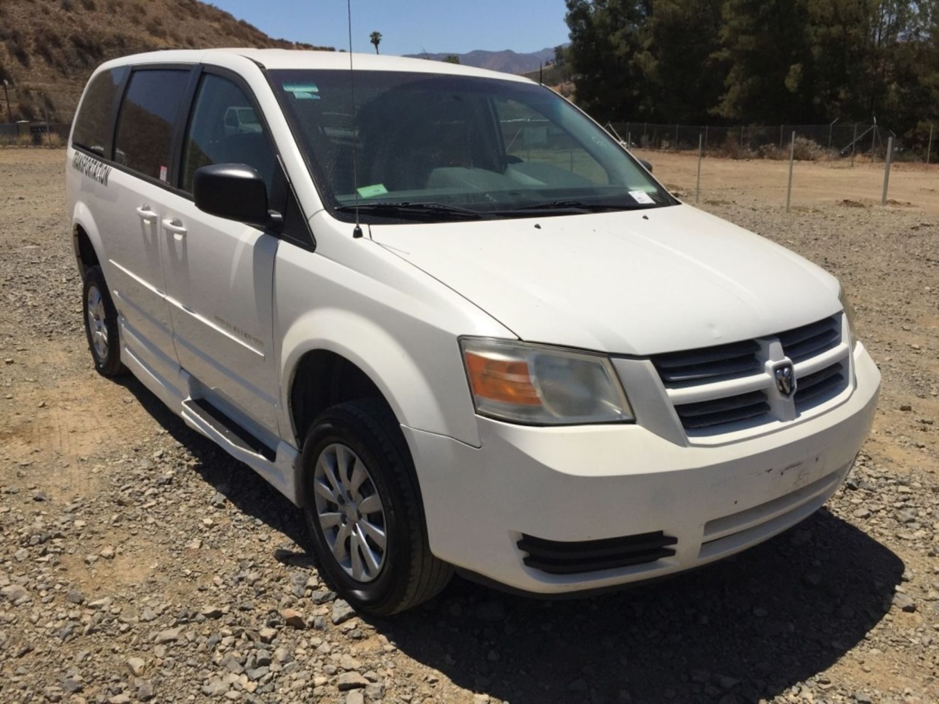 Dodge Grand Caravan SE Mini Van,