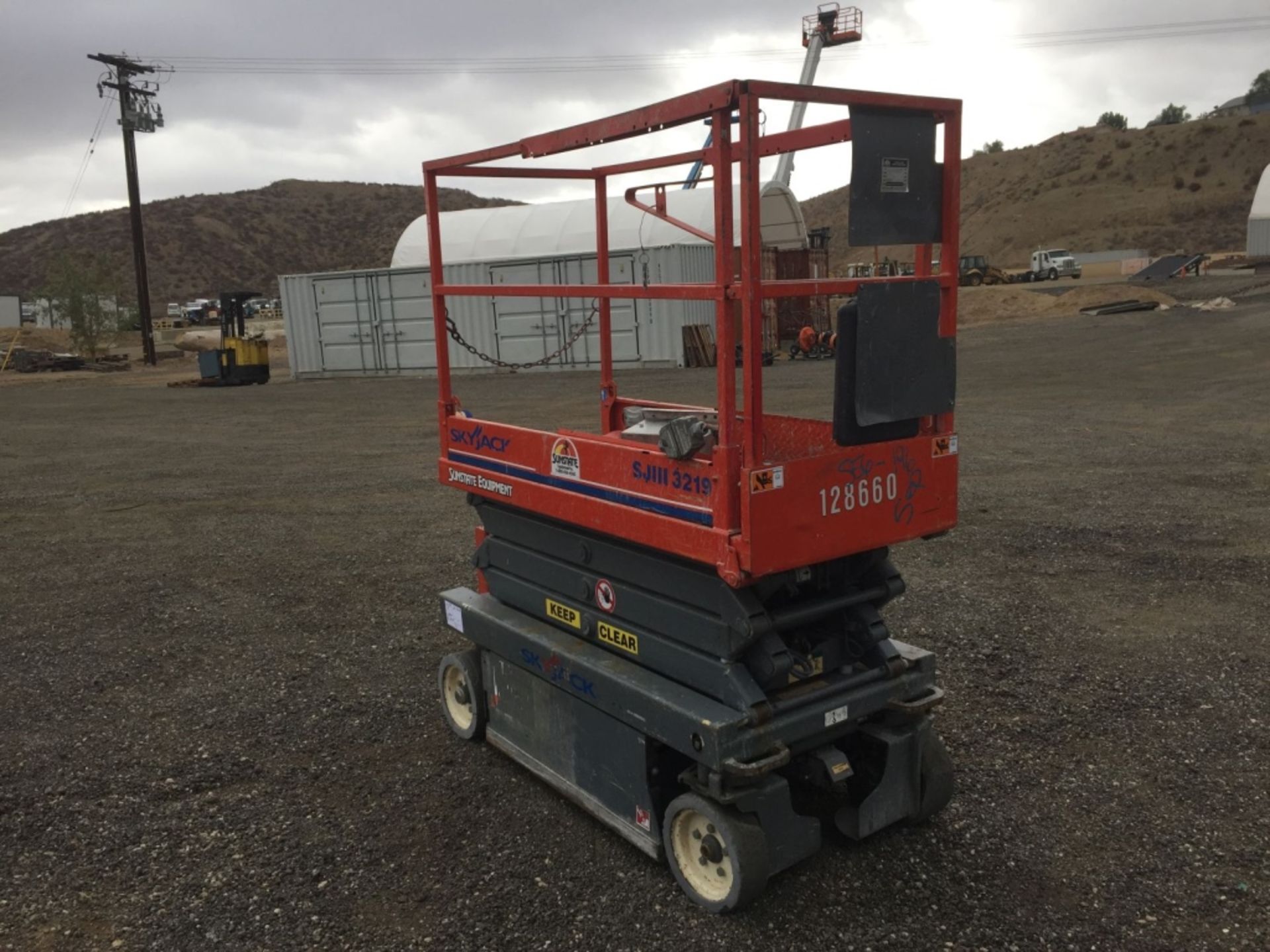 SkyJack SJIII3219 Scissor Lift,