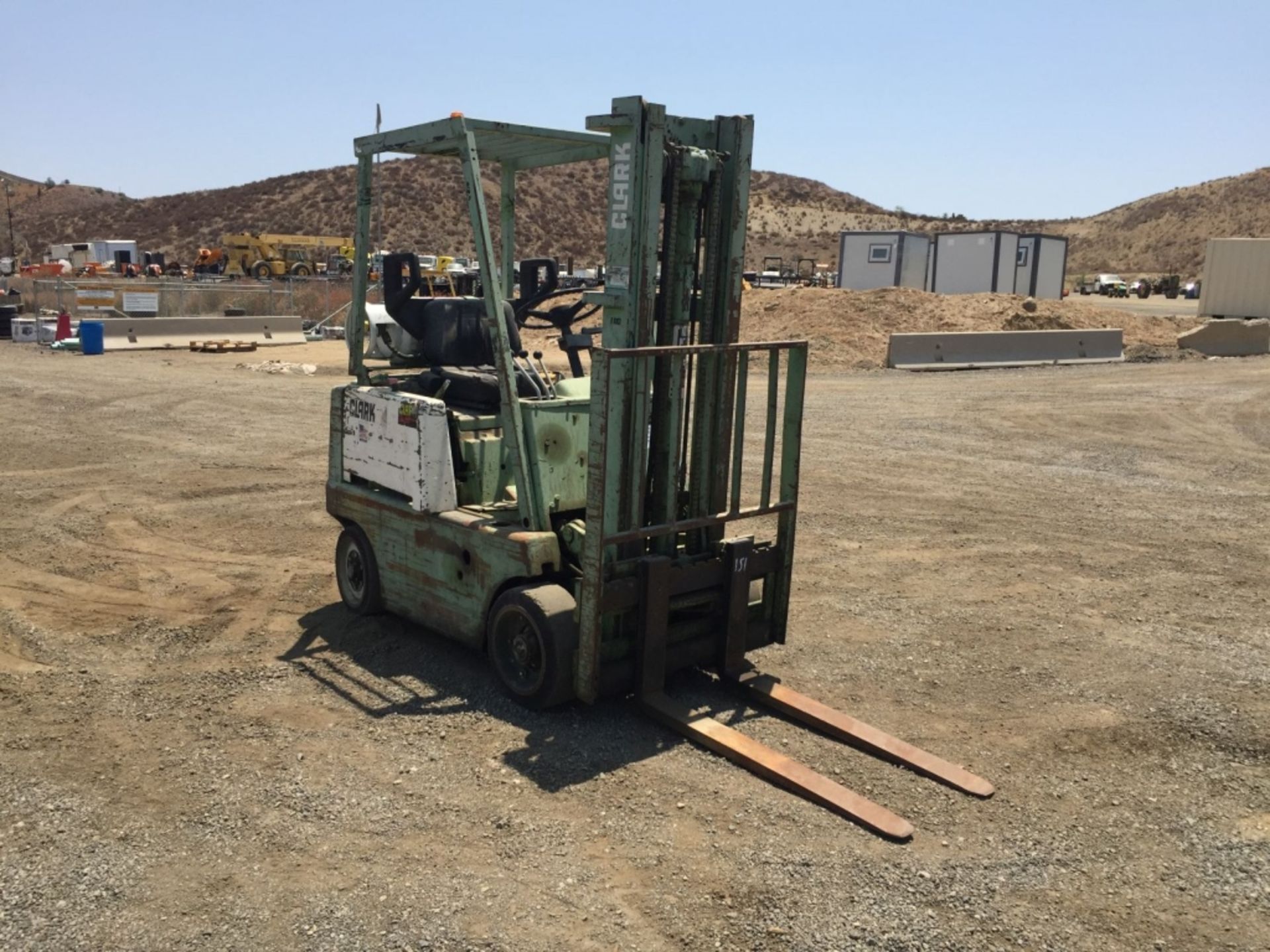 Clark C300-40 Industrial Forklift, - Image 2 of 14