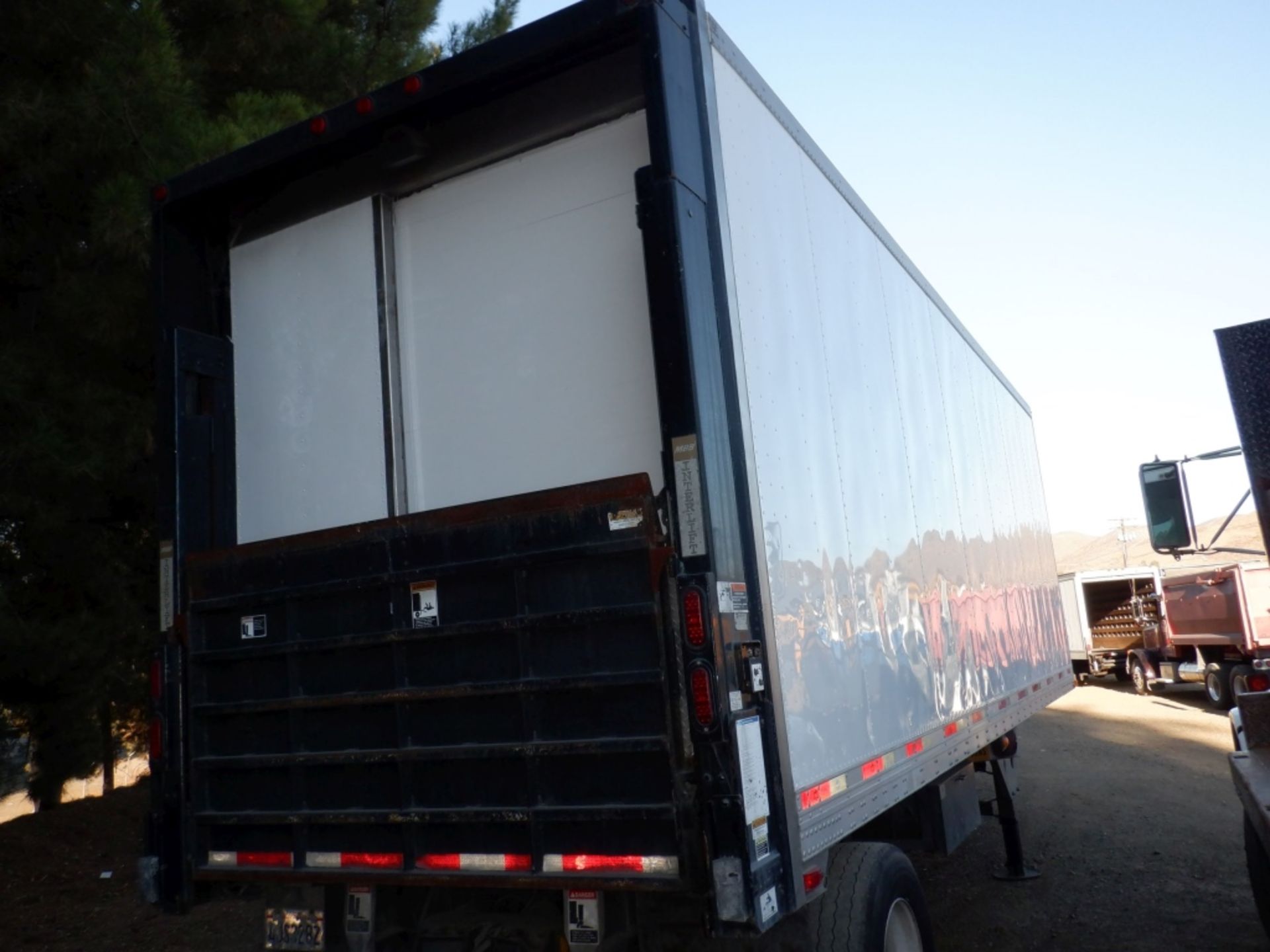 Utility VSIRA Refrigerated Van Trailer - Image 4 of 14