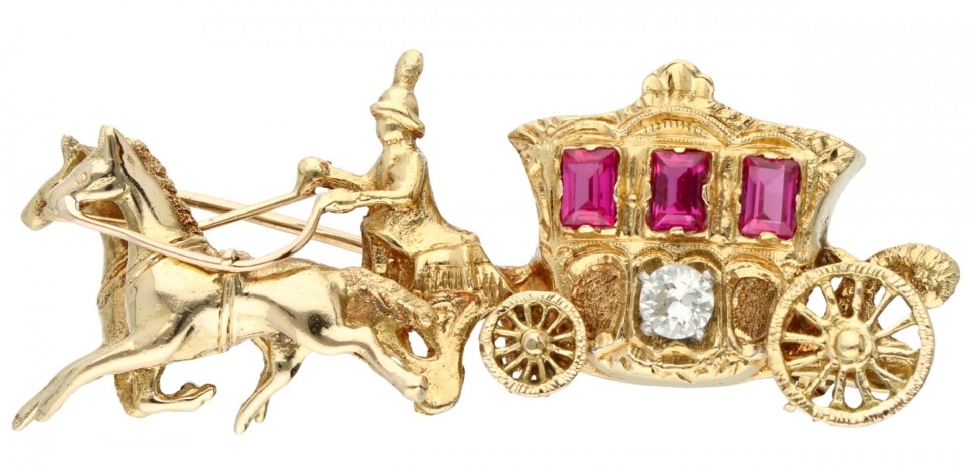 Yellow gold brooch of a horse-drawn carriage and coachman, with approx. 0.30 ct. diamond and synthet