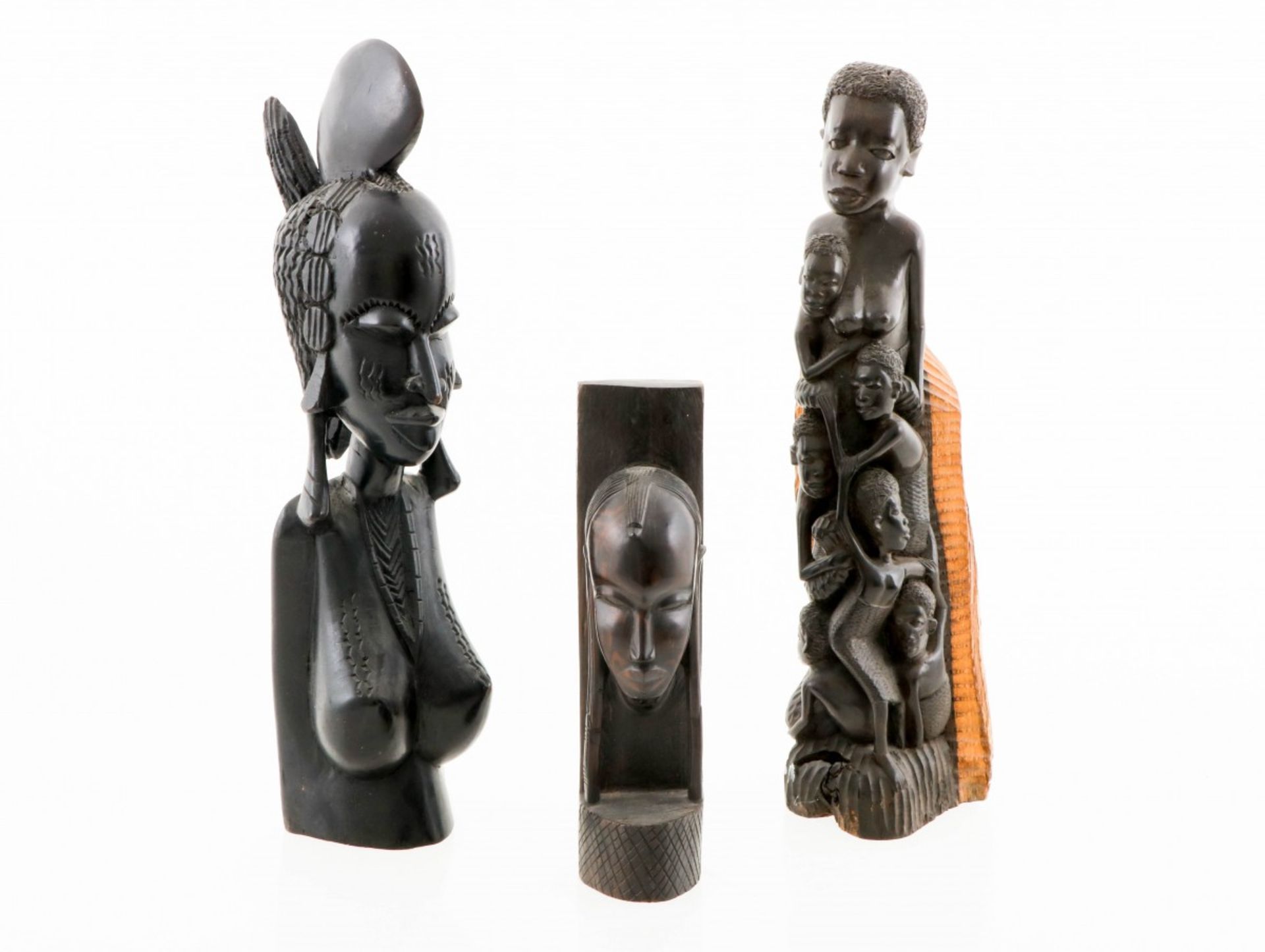 A lot with (3) carvings, D.R. Congo, 20th century.