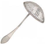 Sprinkler spoon silver.