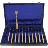 (12) Piece set of cake forks silver.