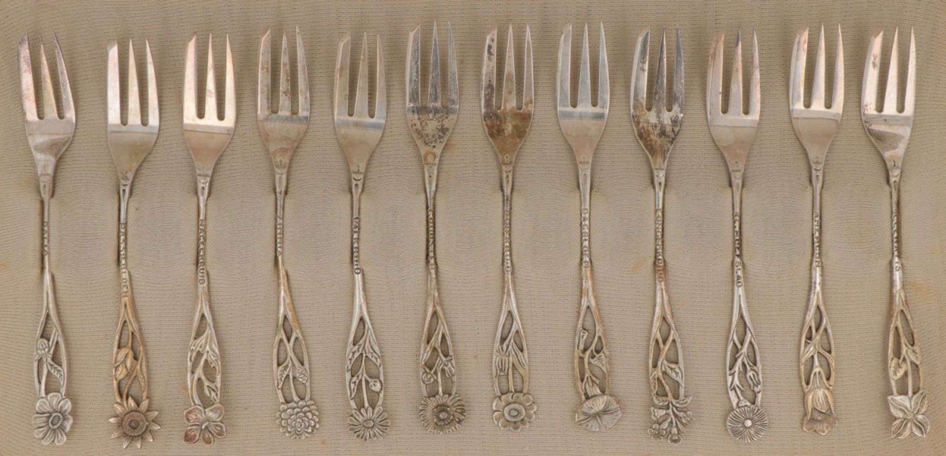 (12) Piece set of cake forks silver. - Bild 2 aus 2