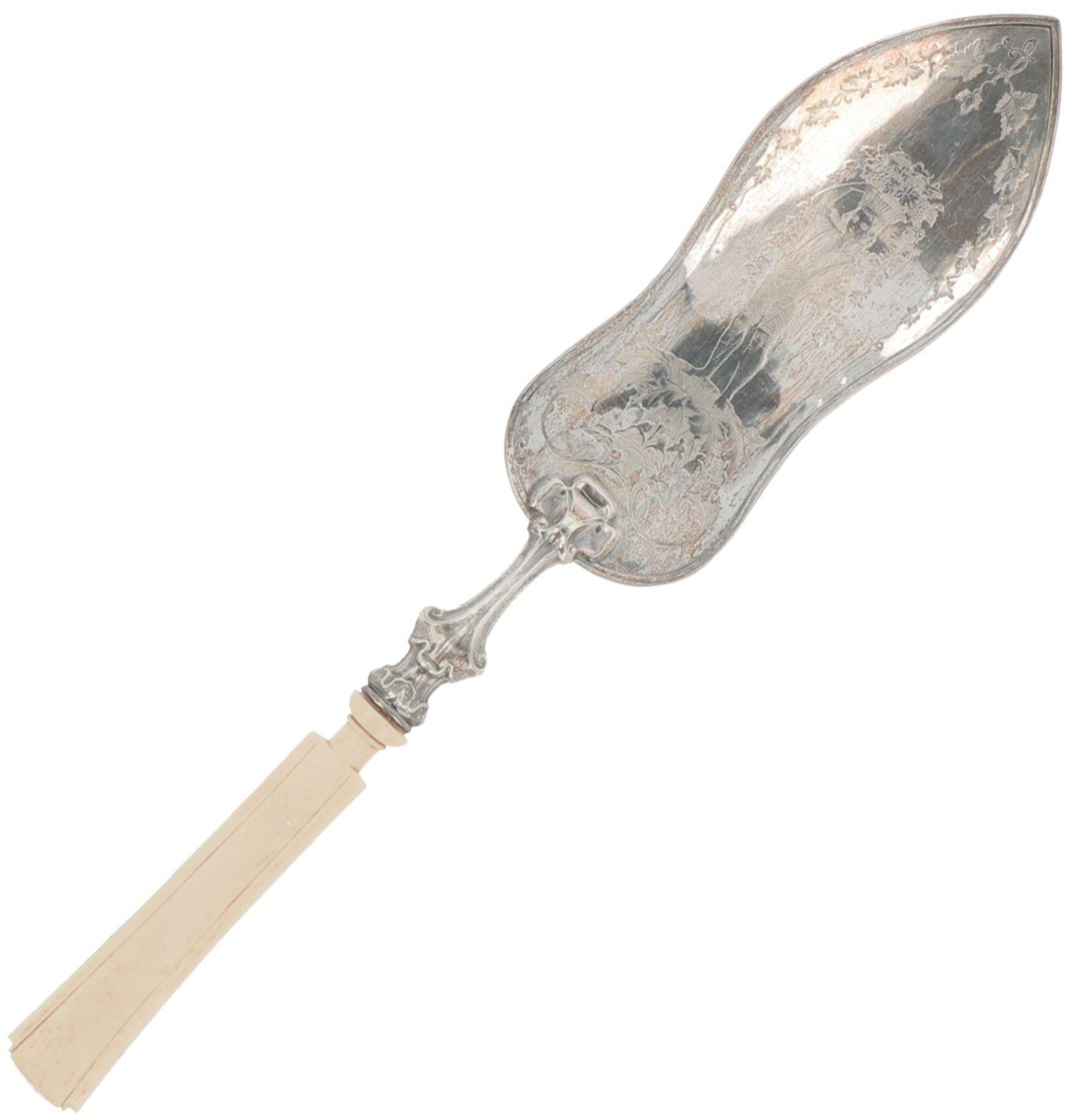 Pastry spoon silver.