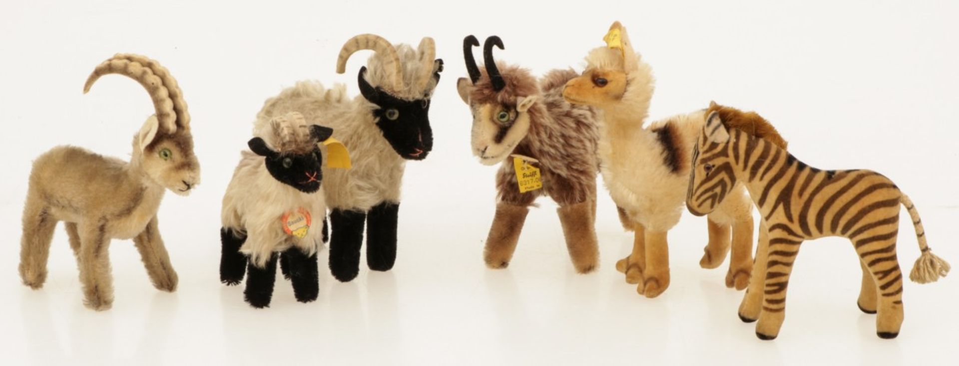 A lot comprising of (6) vintage Steiff animals.