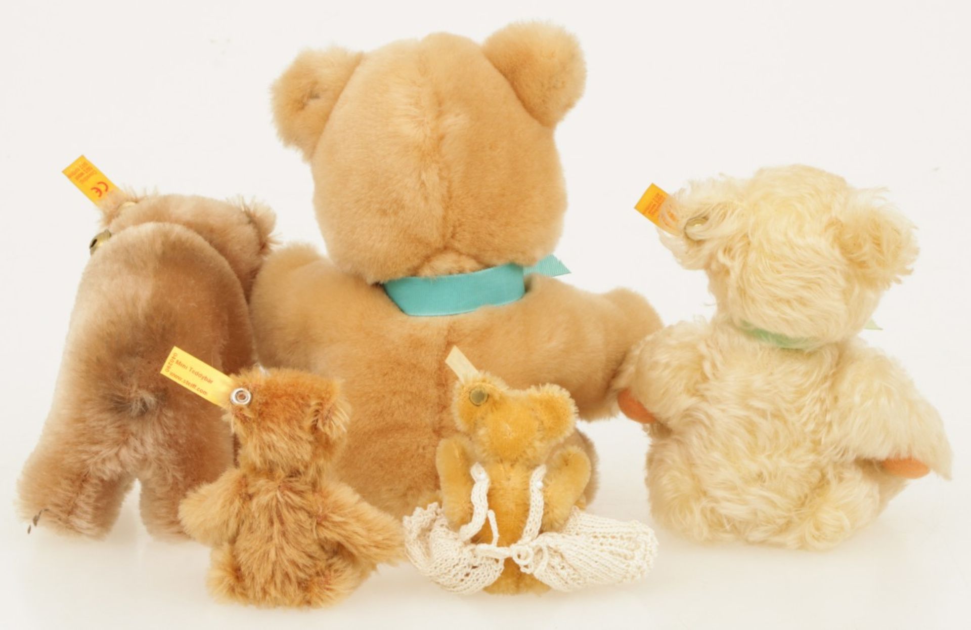 A lot comprising of (5) Steiff bears. - Image 2 of 3