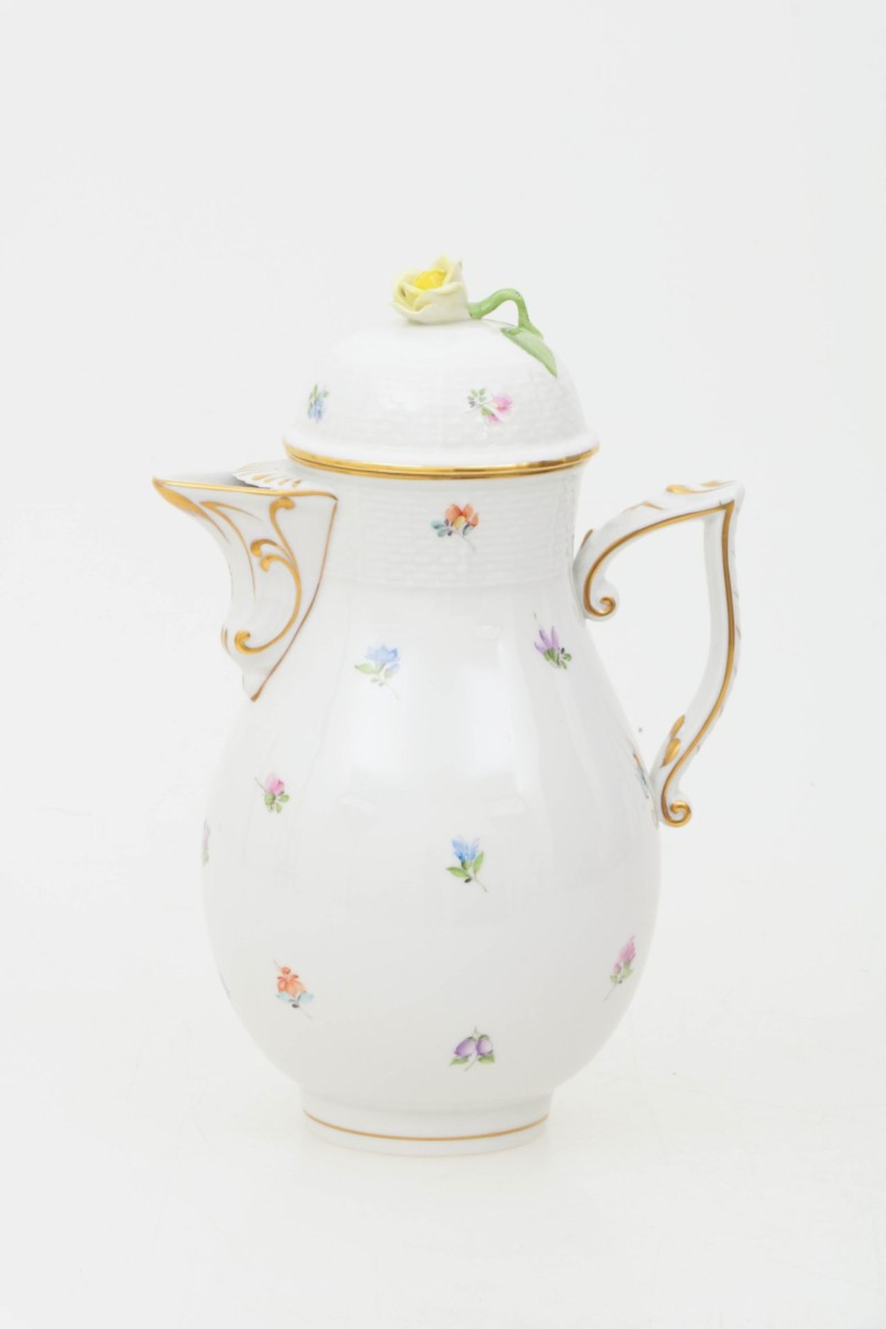 A porcelain coffee pot, Herend, Hungary, late 20th century.