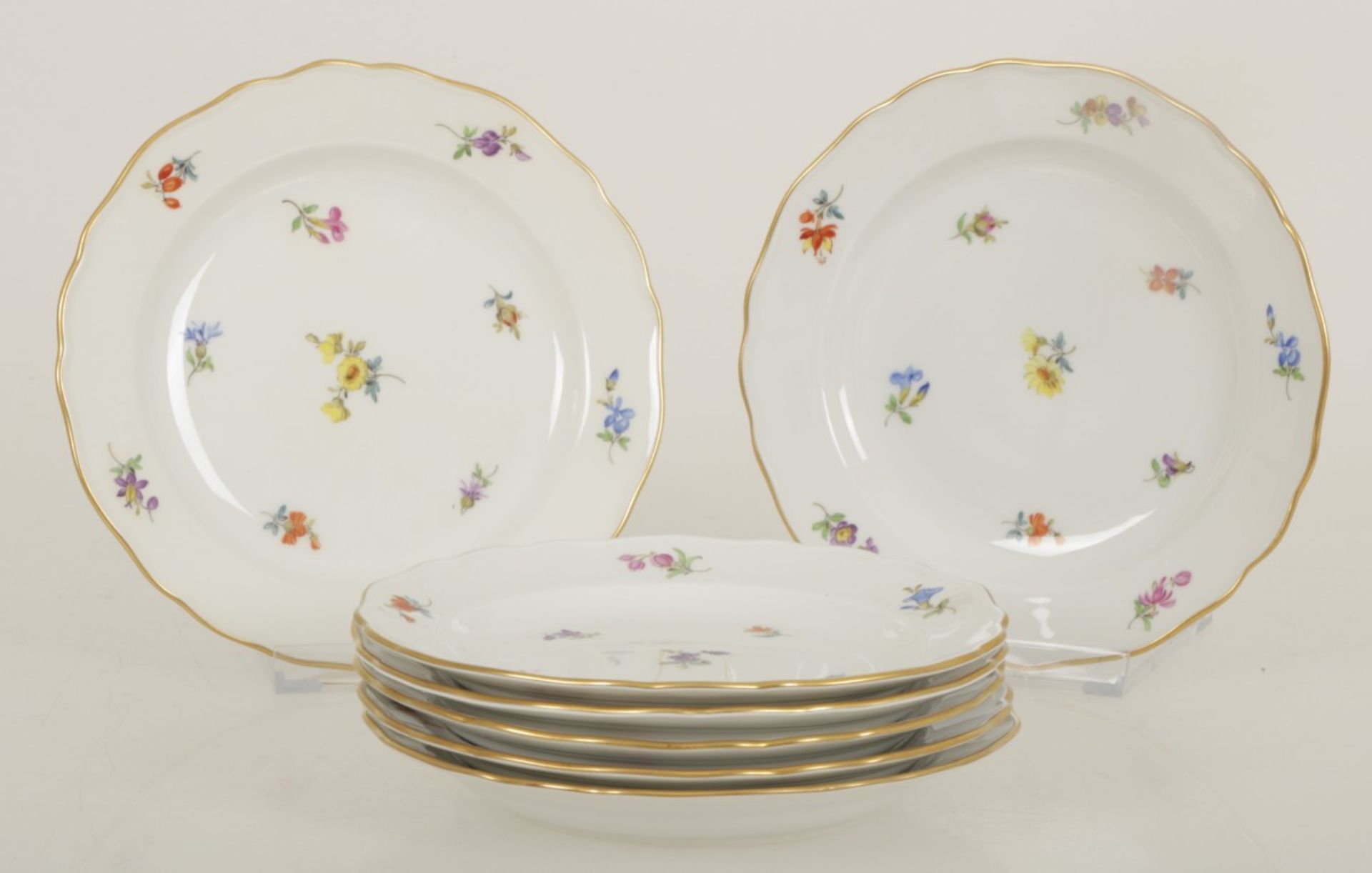 A set of (6) porcelain plates with floral decor. Meissen, 1st half 20th century.