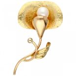 Yellow gold De Regibus brooch, with cultivated freshwater pearl - 18 ct.