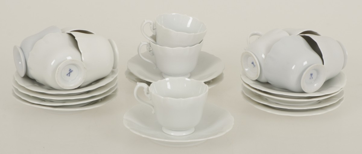 A set of (11) porcelain cups and saucers. Meissen, 1st half 20th century.