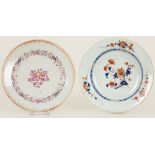 A lot of (2) porcelain plates a.o. with Imari decoration, China, 18th century,