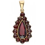 Yellow gold pear-shaped vintage pendant set with garnet - 14 ct.
