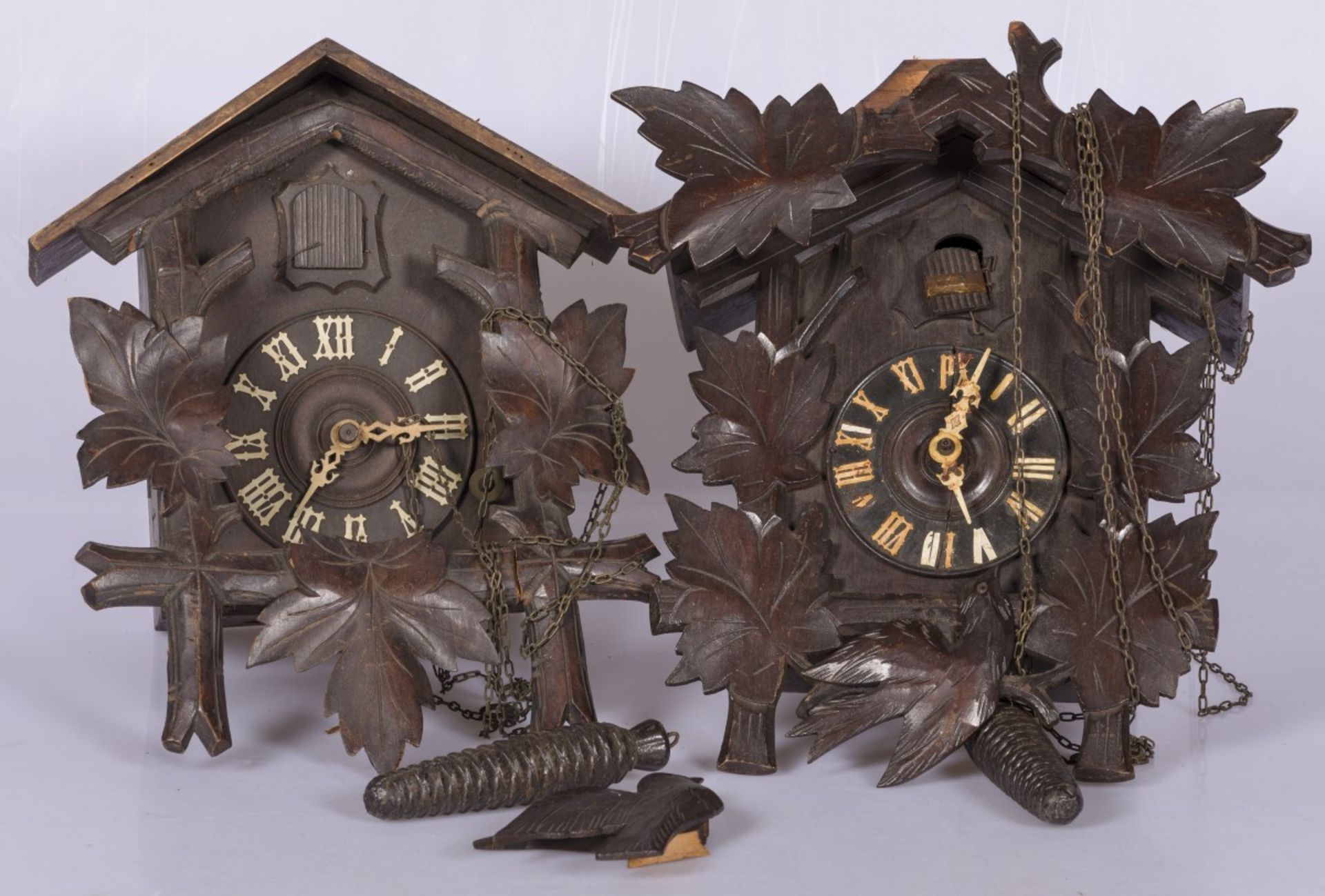 A lot of (2) Black Forest cuckoo clocks, Germany, 20th century.