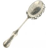 A pastry scoop.