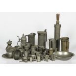 A lot comprised of various pewter items, Dutch, 20th century.