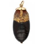 Pendant in the shape of an acorn in a yellow gold frame - BLA 10 ct.