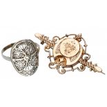 Antique rose gold brooch and a silver filigree ring - BLA 8 ct. and 835/1000.
