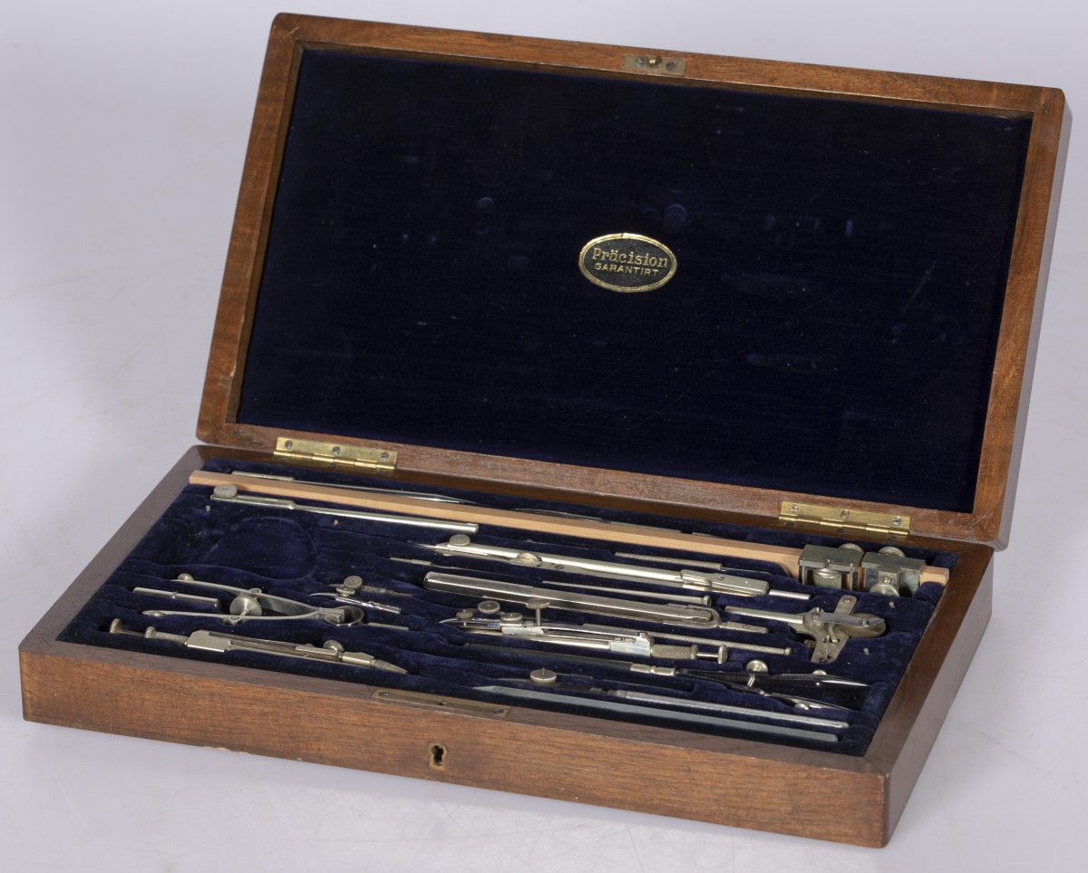 An extensive set of compasses in wooden case, Dutch, 1st half 20th century.