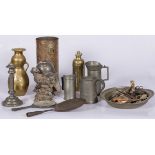 A lot with miscellaneous copper-, and pewter ware.