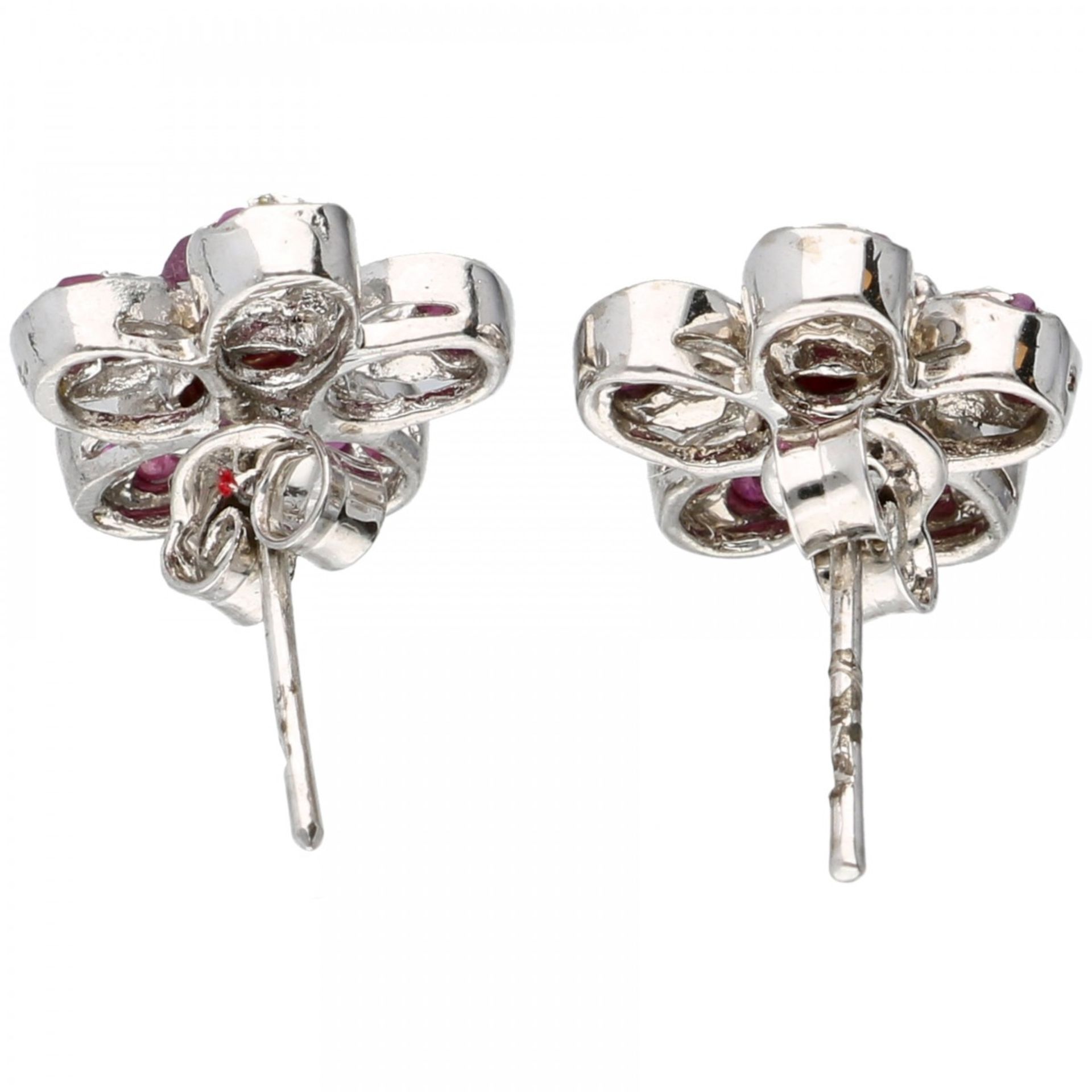 Silver flower-shaped earrings set with natural ruby - 925/1000. - Image 2 of 2