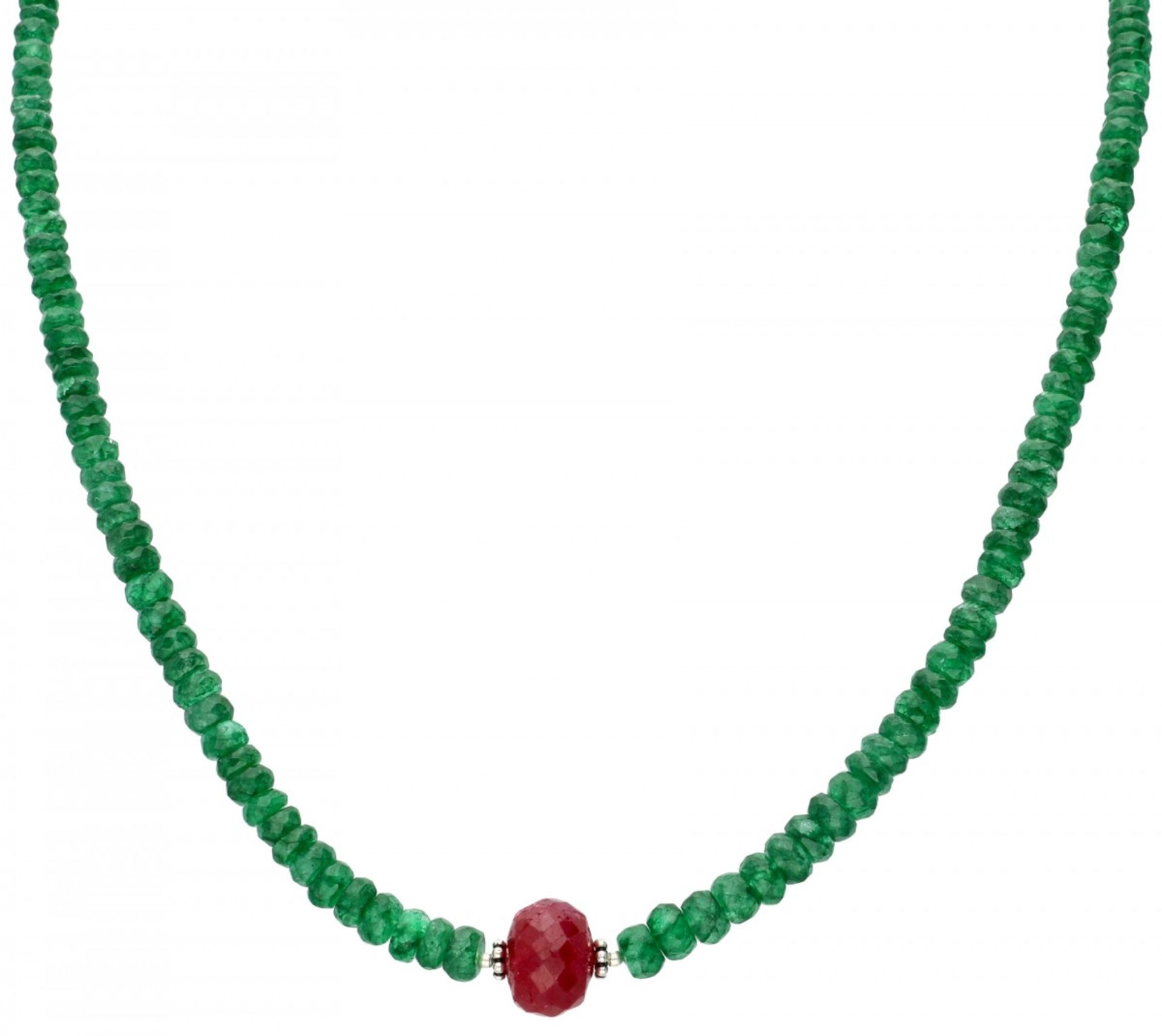 Single strand necklace with a 925/1000 silver closure, completely set with green quartz and ruby in 