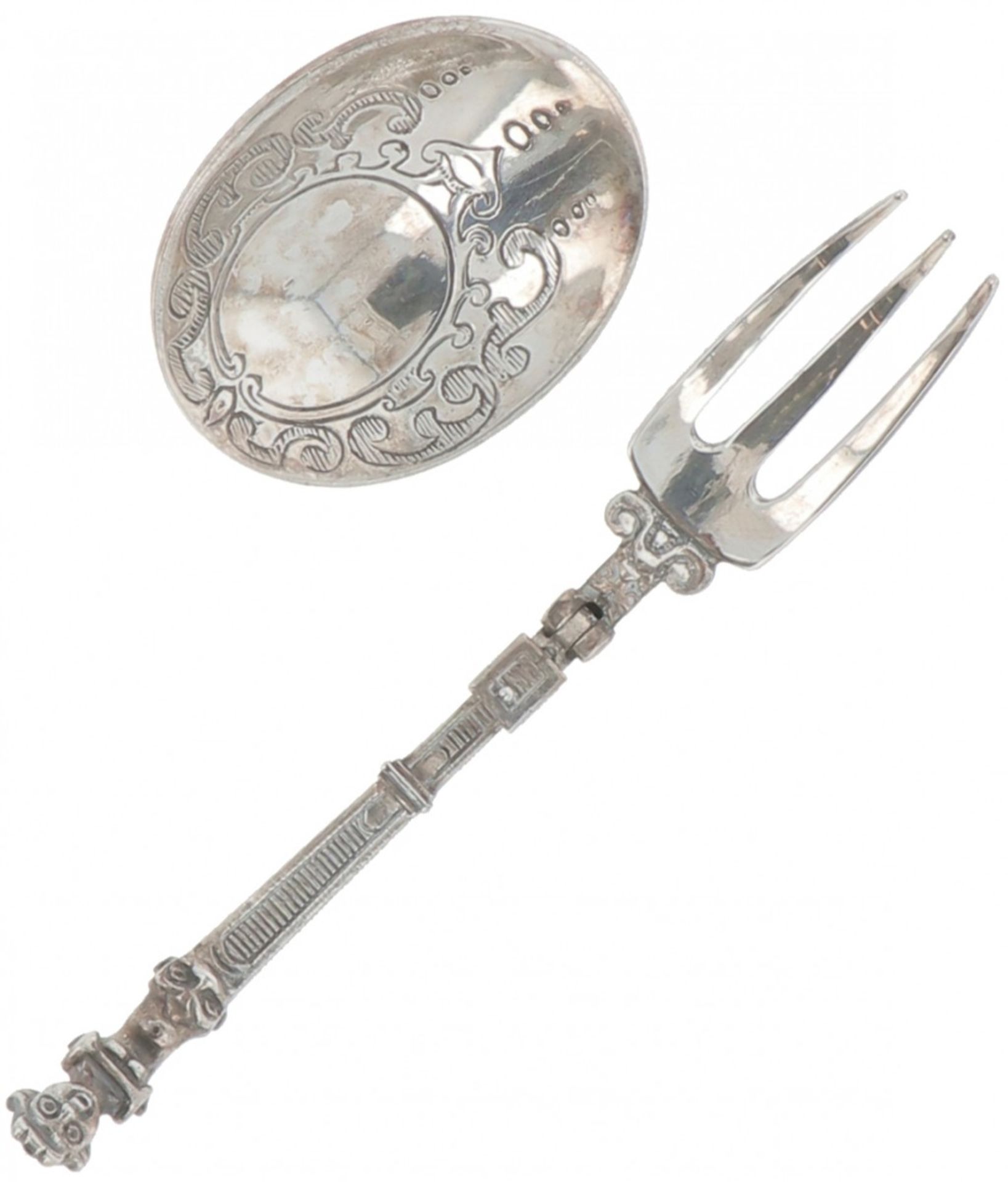 Travel cutlery silver.