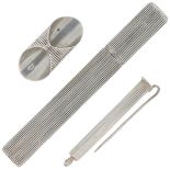 (3) Piece sewing kit silver.