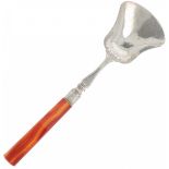 Spice scoop silver.