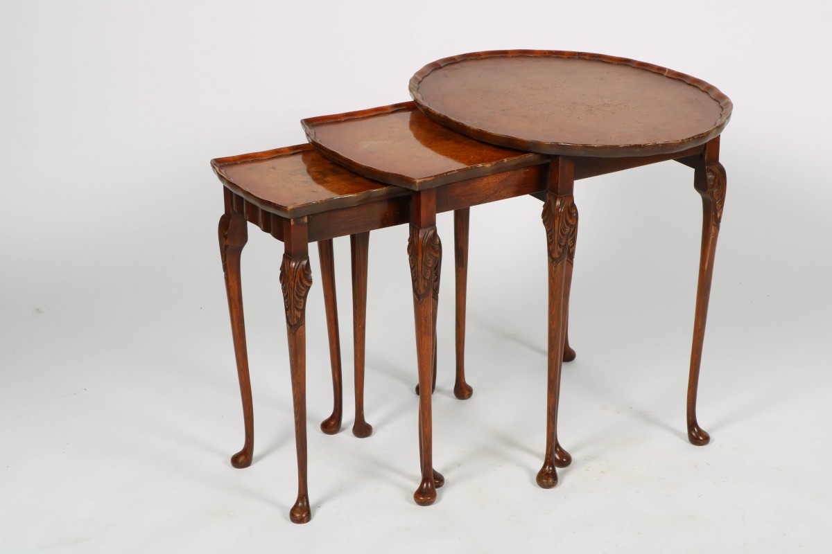 A mimi-set/ nesting tables, (3) Queen Anne-style, 20th century.