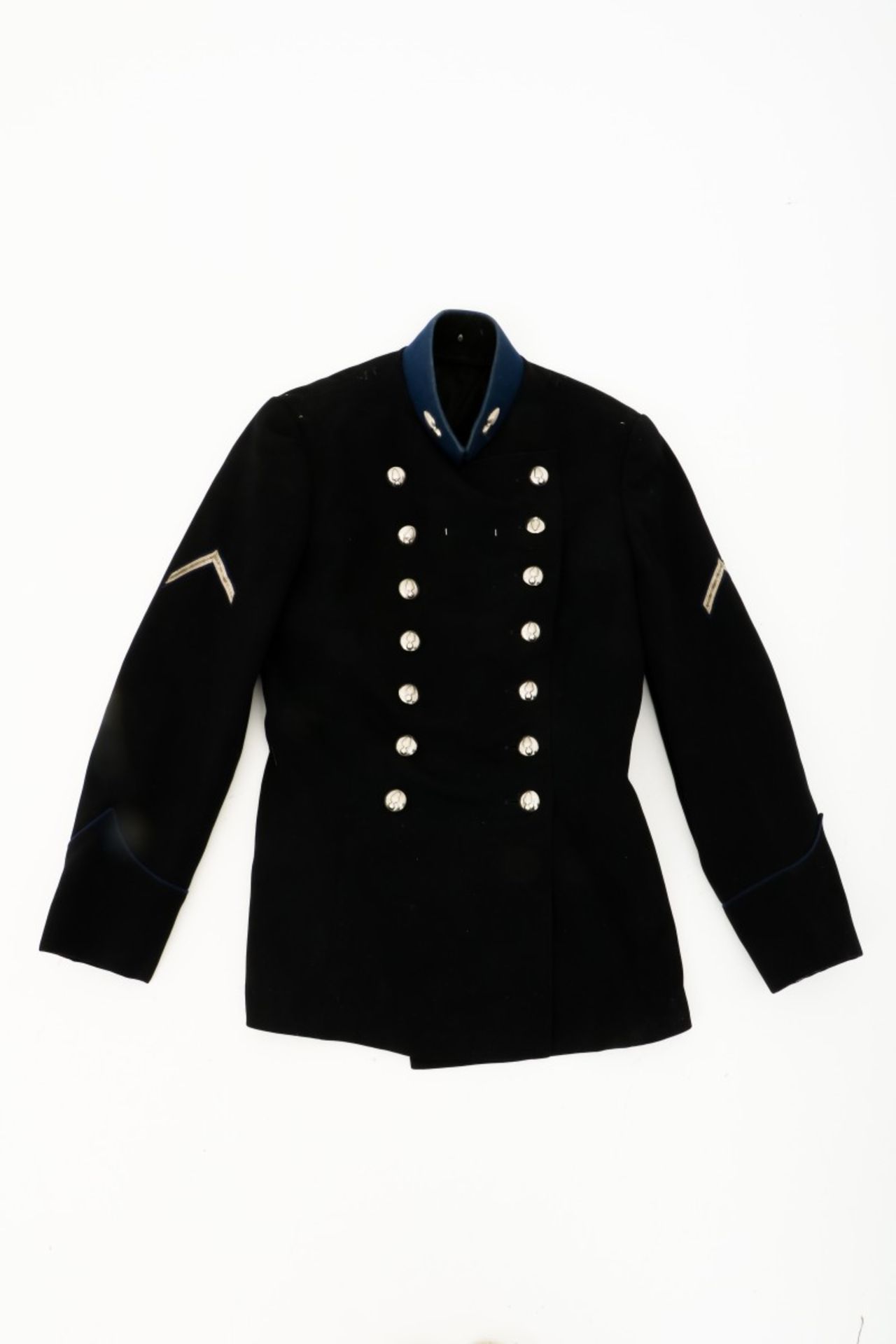 A "Koninklijke Marechaussee" (KMAR) uniform set, including overcoat, Dutch, ca. 1970. - Bild 3 aus 4