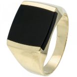 Yellow gold signet ring set with onyx - 14 ct.